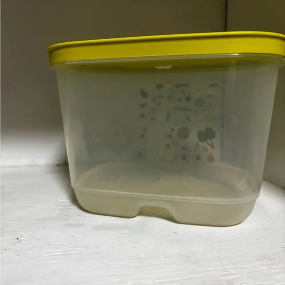 Tupperware Fridgesmart 3 of 3 - Picture 3 of 7